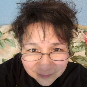 Meet your Posher, Caroline